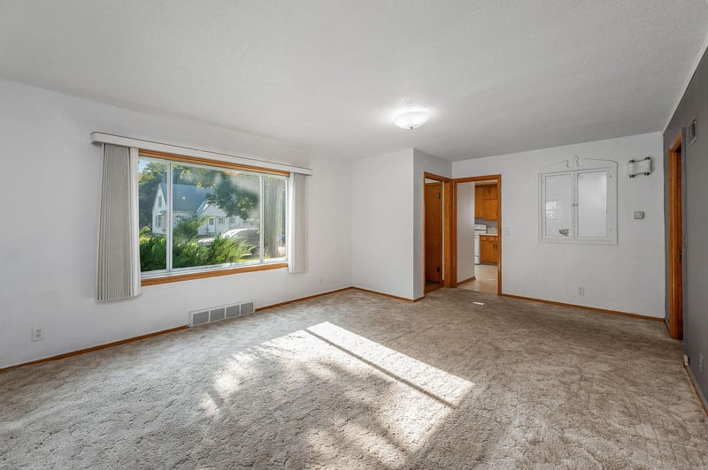 506 9th St N, Mountain Lake, MN 56159