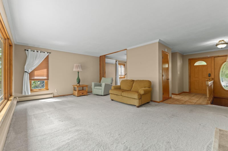3810 Bassett Creek Dr, Golden Valley, MN 55422