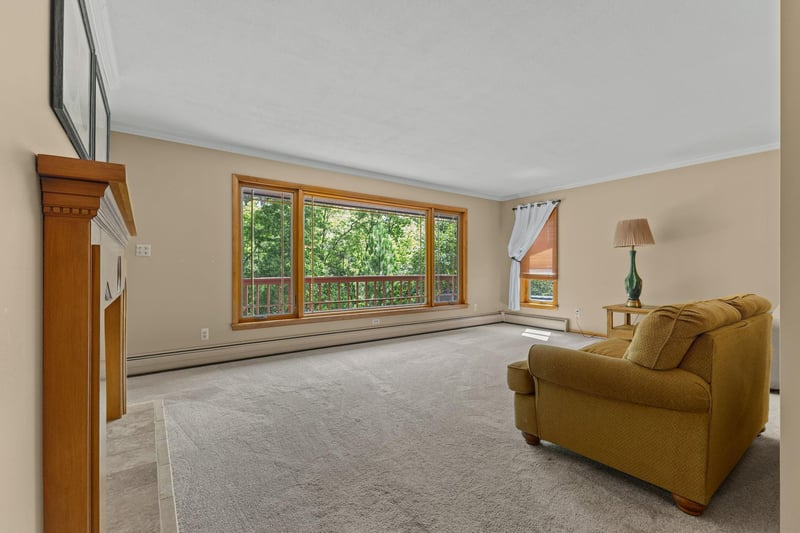 3810 Bassett Creek Dr, Golden Valley, MN 55422