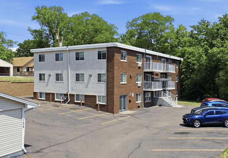 105 Park St E, South Saint Paul, MN 55075