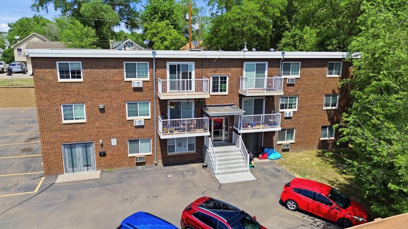 105 Park St E, South Saint Paul, MN 55075