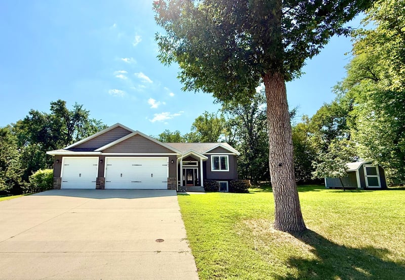 863 Whitetail Ln, Detroit Lakes, MN 56501