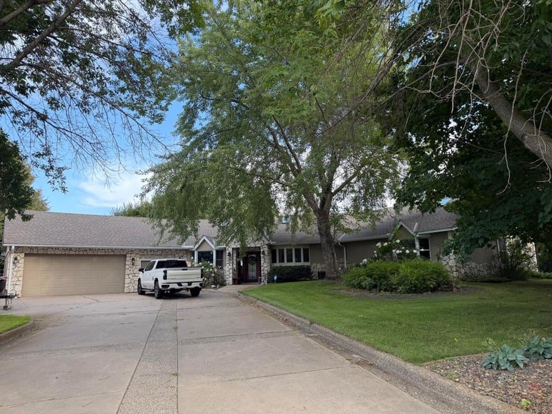 31813 Lakeview Dr NE, Cambridge, MN 55008