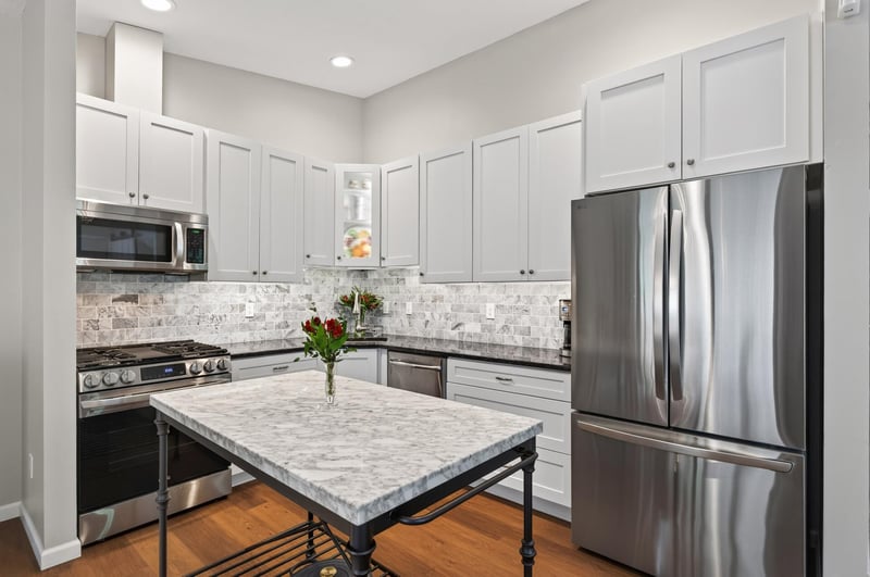 4501 Redwood Cir, Minnetonka, MN 55345