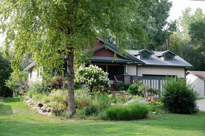 930 County Road C E, Maplewood, MN 55109