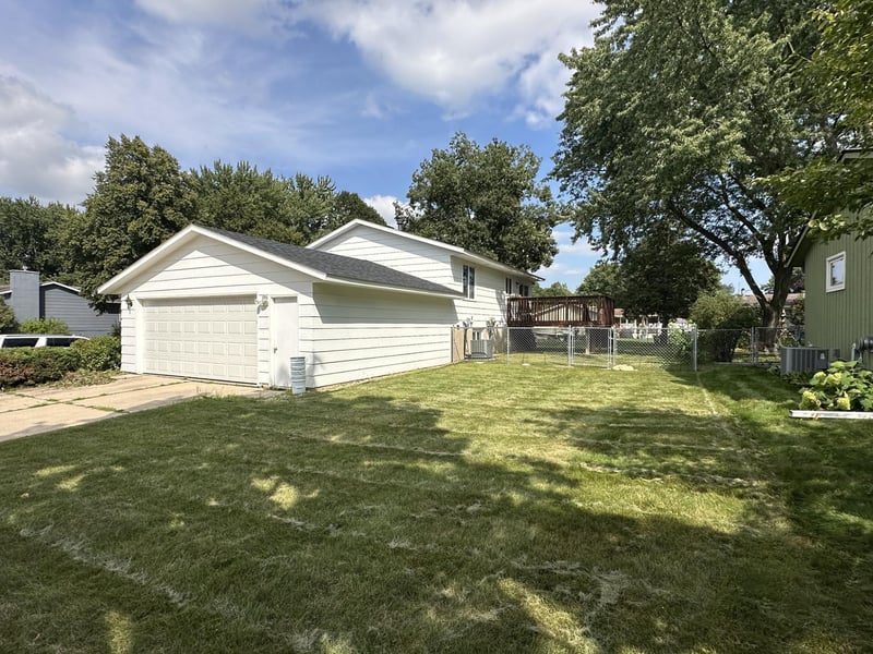 854 16 1/2 St SE, Rochester, MN 55904
