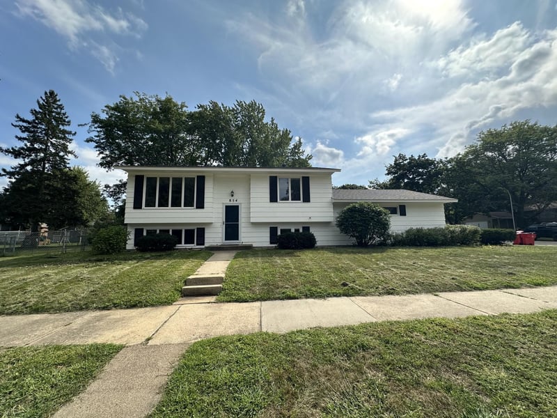 854 16 1/2 St SE, Rochester, MN 55904