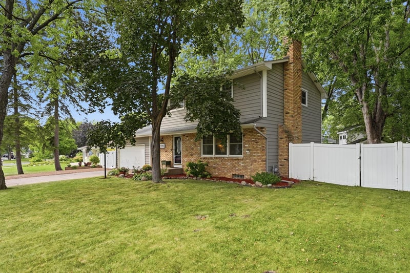 4762 Decatur Ave N, New Hope, MN 55428