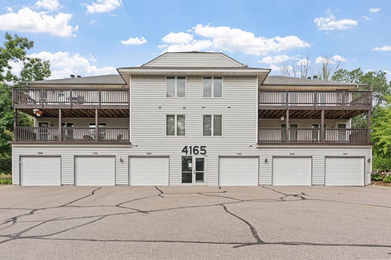 4165 Hilltop Point #204, Eagan, MN 55123