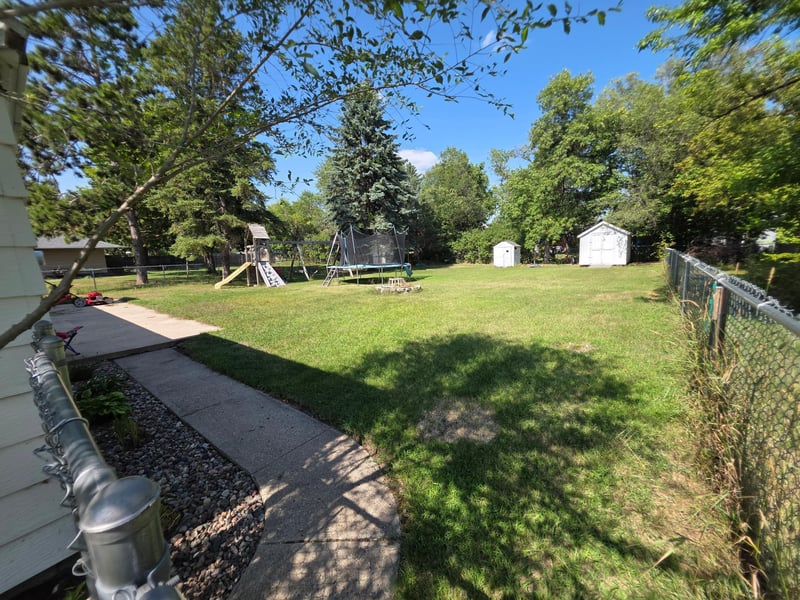 434 5th St SW, Perham, MN 56573