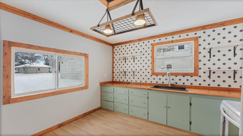 604 Atlantic Ave N, Herman, MN 56248