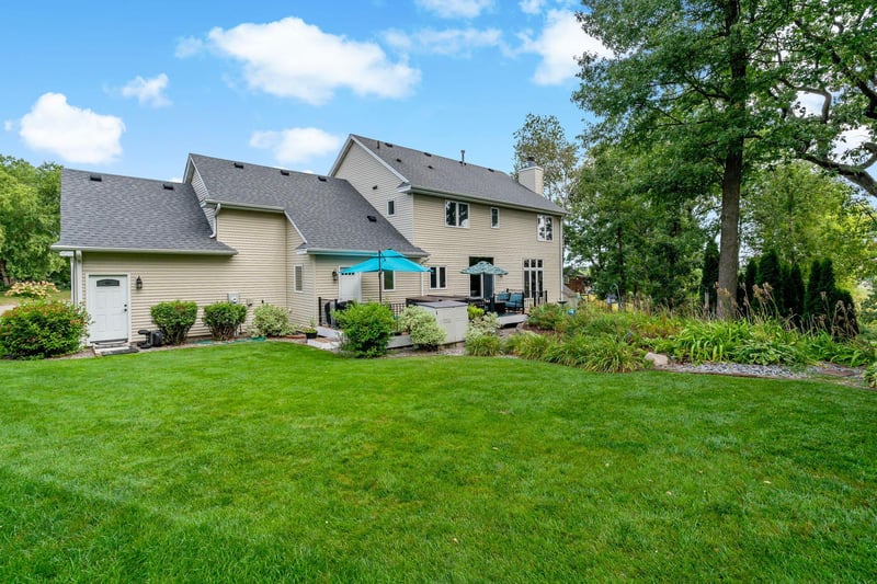 1215 Thorene Pl, Stillwater, MN 55082