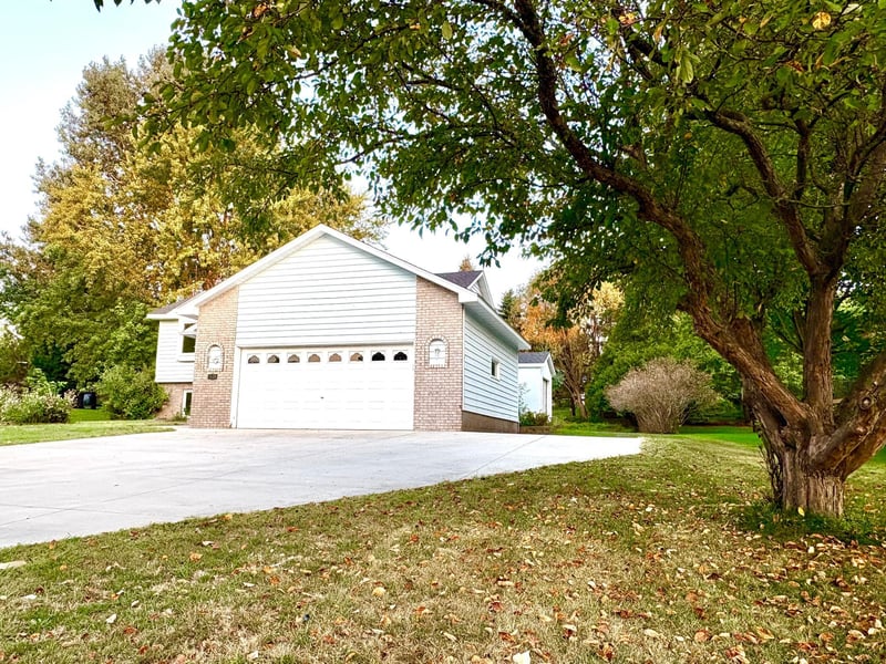 1827 Haller Way, Saint Cloud, MN 56301