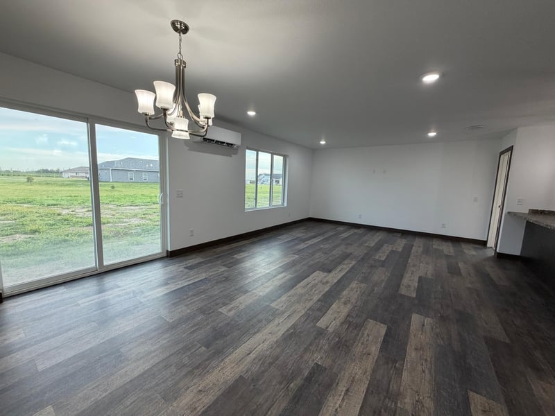 100 Oak Crest Blvd, Roseau, MN 56751