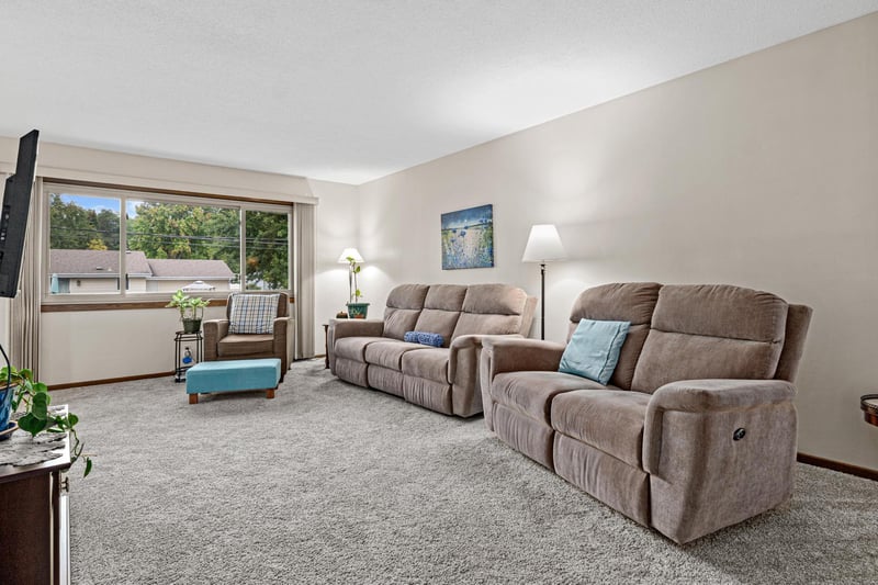 7840 Bona Rd, Mounds View, MN 55112