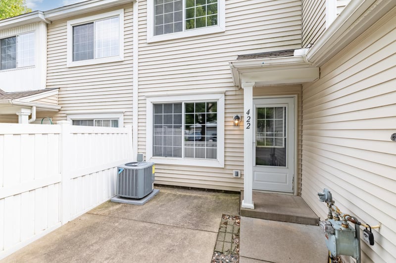 422 Leeward Trl, Woodbury, MN 55129