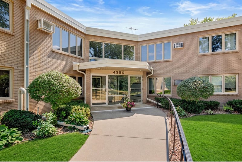 4380 Brookside Ct #213, Edina, MN 55436