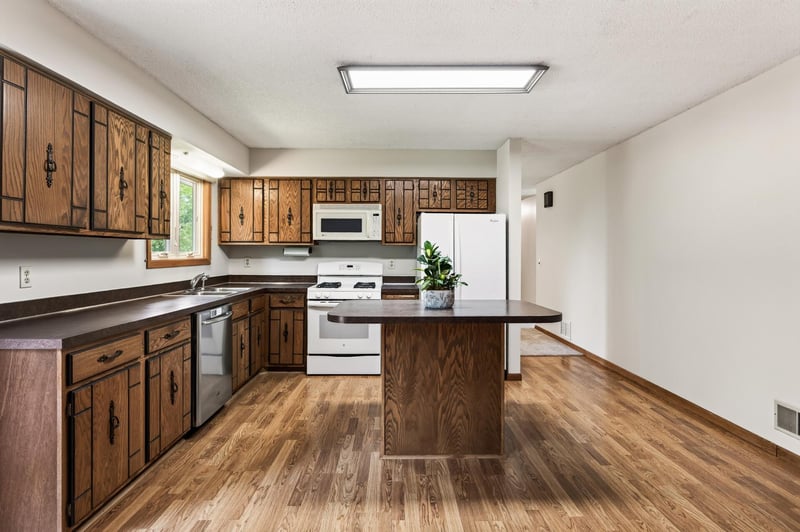 15849 Harwell Ave, Apple Valley, MN 55124