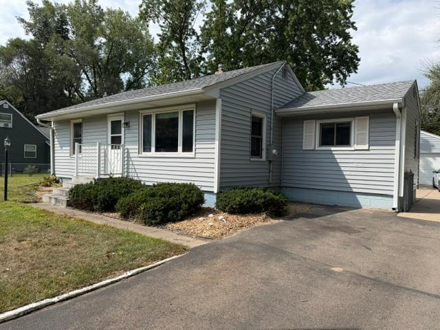 5911 Hodgson Rd, Shoreview, MN 55126
