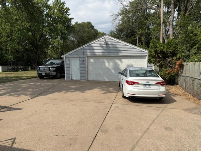 5911 Hodgson Rd, Shoreview, MN 55126