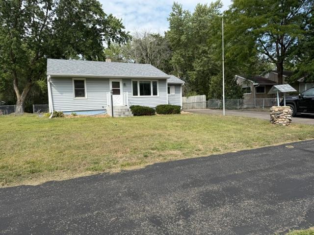 5911 Hodgson Rd, Shoreview, MN 55126