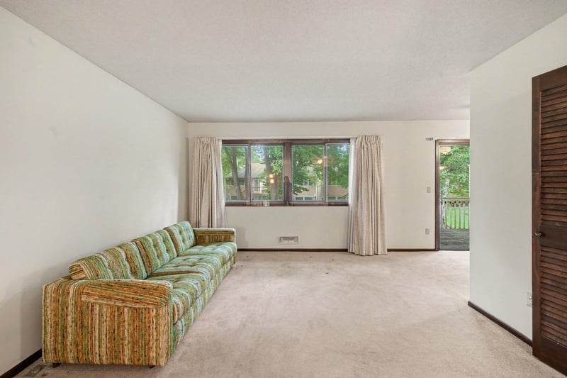 12481 Drake St NW, Coon Rapids, MN 55448