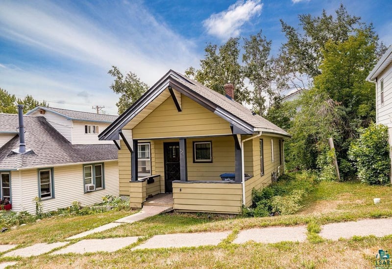 421 N 11th Ave W, Duluth, MN 55806