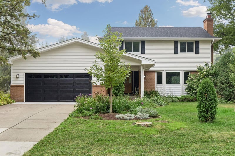 1460 Trollhagen Dr, Fridley, MN 55421