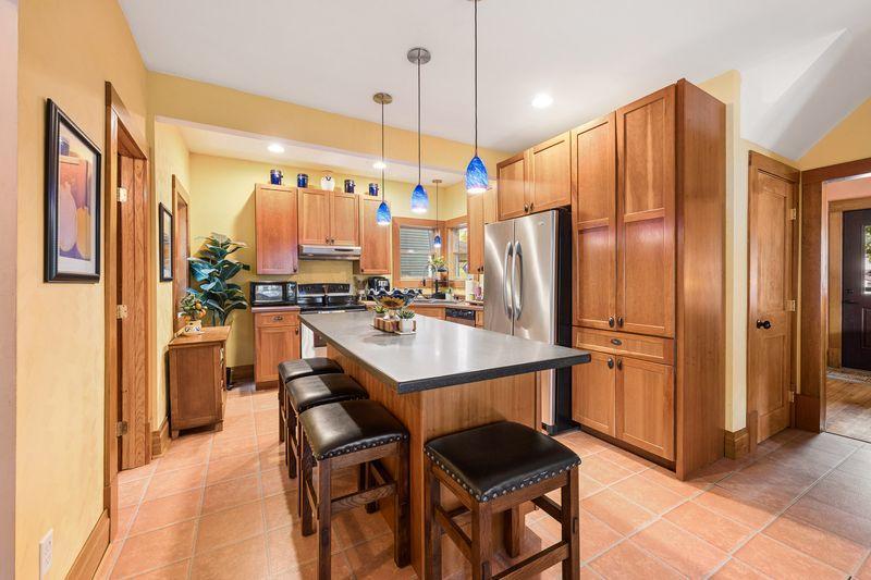 699 Delaware Ave, Saint Paul, MN 55107