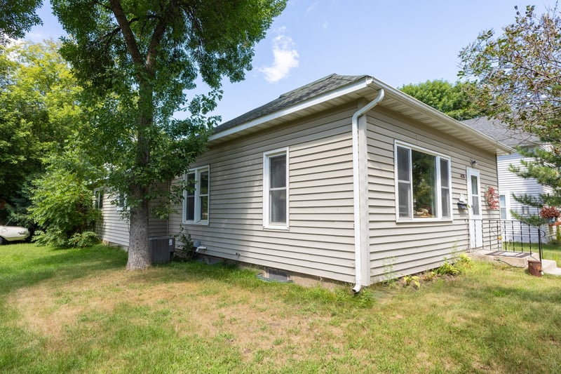 415 3rd St SE, Wadena, MN 56482