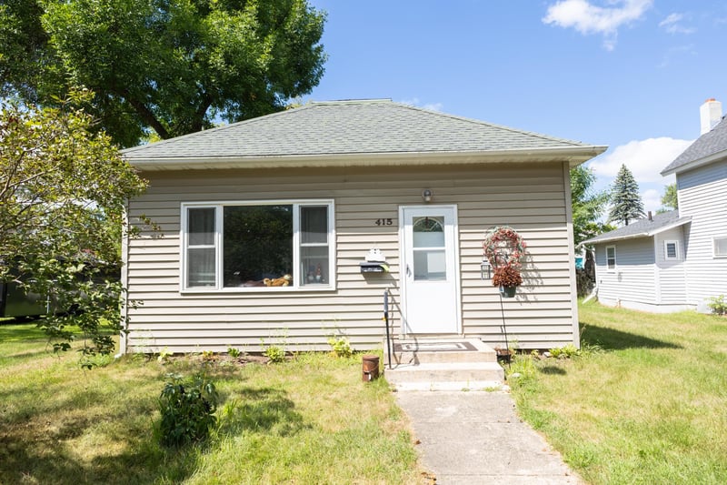 415 3rd St SE, Wadena, MN 56482