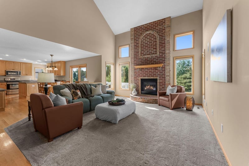 3685 Commonwealth Rd, Woodbury, MN 55125