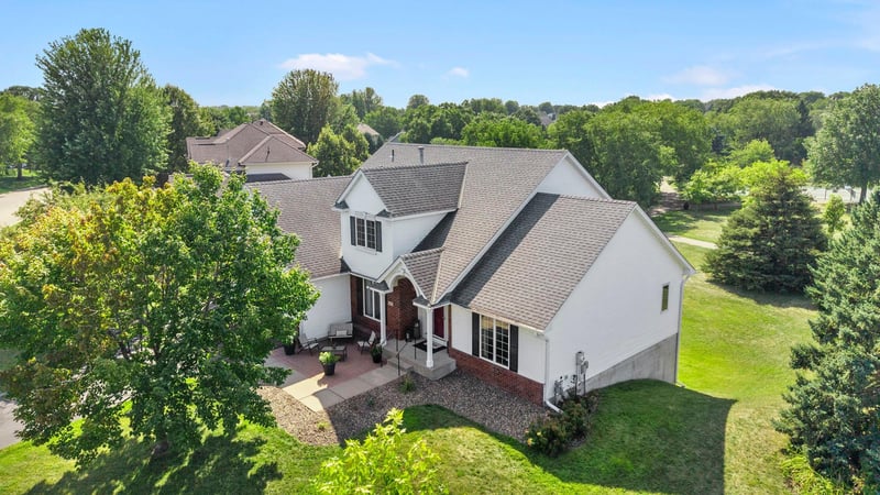 3685 Commonwealth Rd, Woodbury, MN 55125