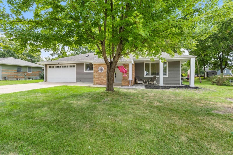 208 4th St SW, New Prague, MN 56071