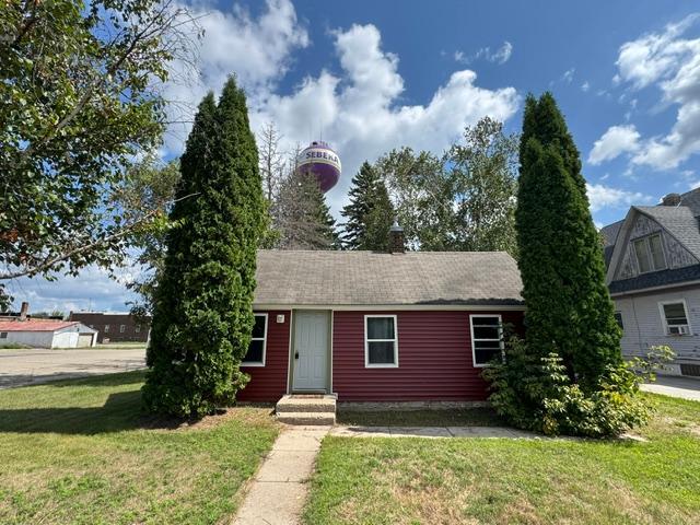 8 Hubbard Ave S, Sebeka, MN 56477