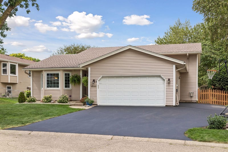 14543 Embassy Ave, Apple Valley, MN 55124
