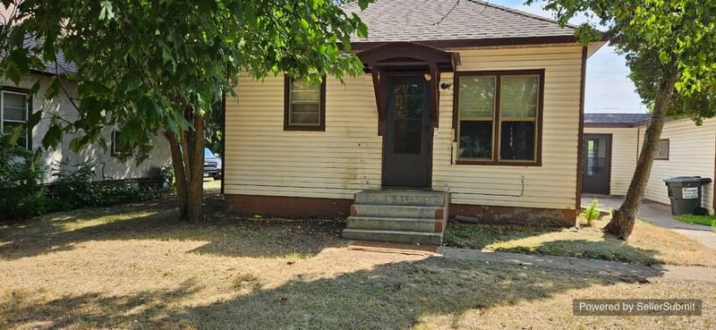 1106 Pine St, Crosby, MN 56441