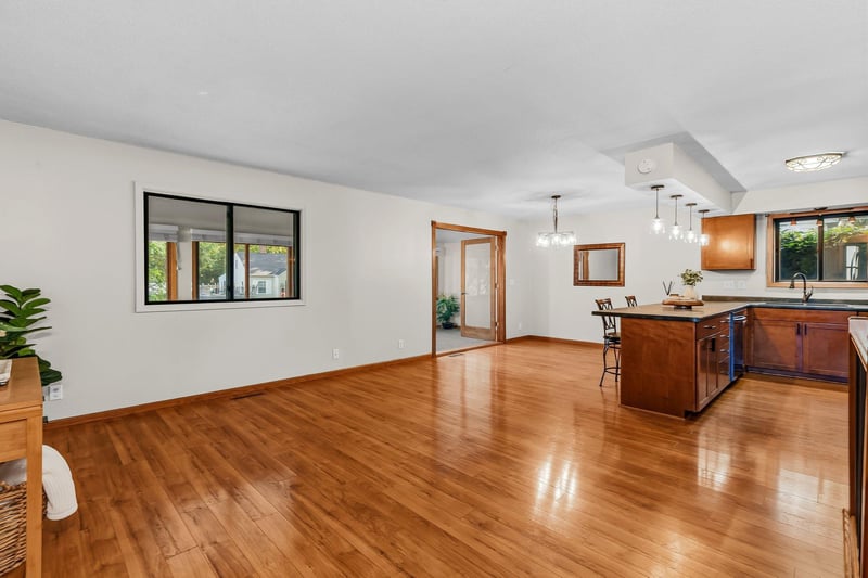 15 Wyoming St W, Saint Paul, MN 55107