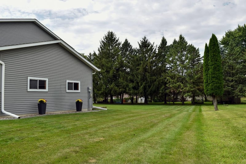 1336 Soppa Dr, Saint Charles, MN 55972