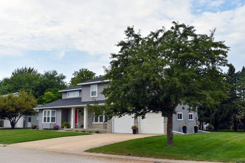 1336 Soppa Dr, Saint Charles, MN 55972