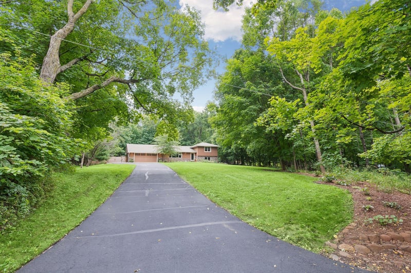 27885 Woodside Rd, Excelsior, MN 55331