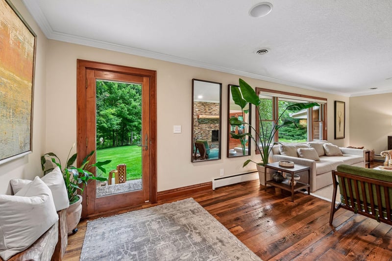 27885 Woodside Rd, Excelsior, MN 55331