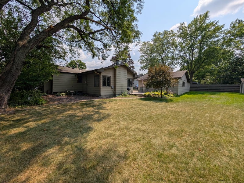 9073 Northwood Cir, New Hope, MN 55427