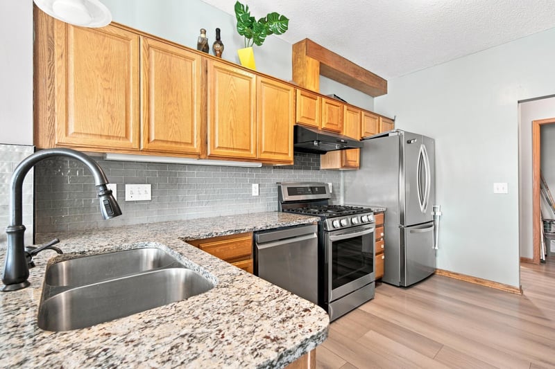 8605 Tessman Cir N, Brooklyn Park, MN 55445