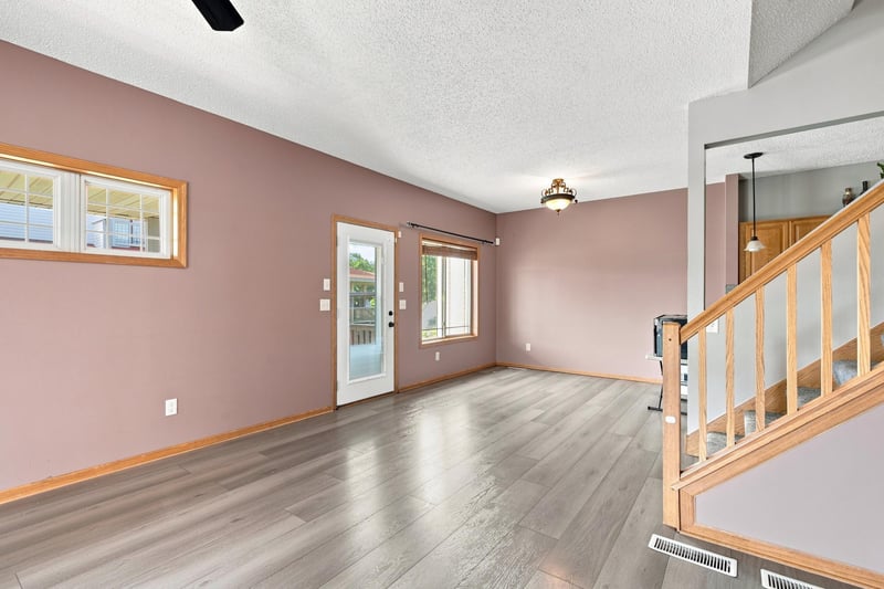 8605 Tessman Cir N, Brooklyn Park, MN 55445