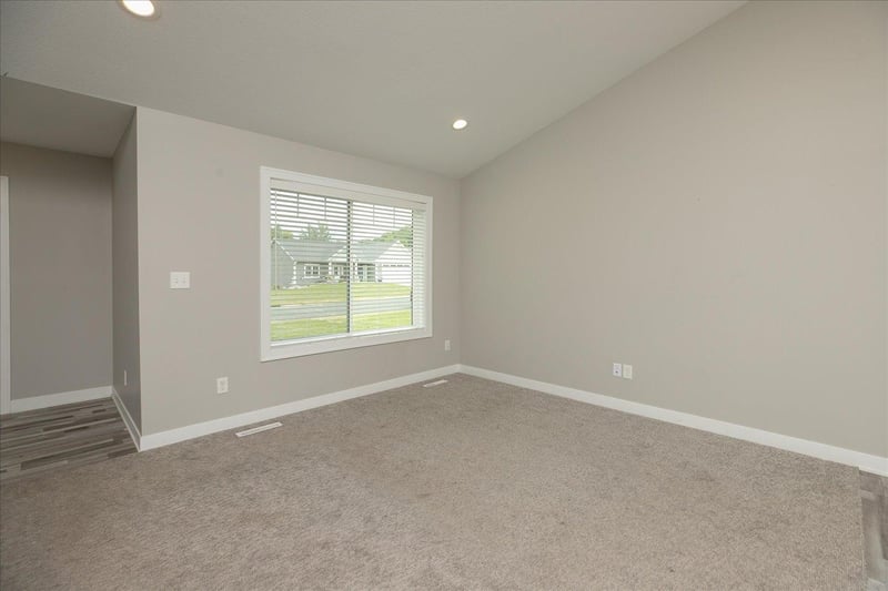 302 Devin Dr, Saint Charles, MN 55972