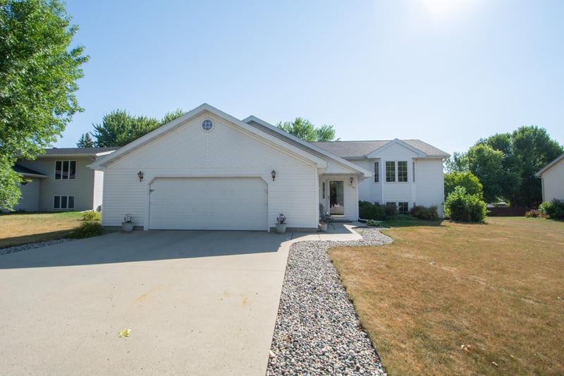 1519 Sunset Blvd, Hawley, MN 56549
