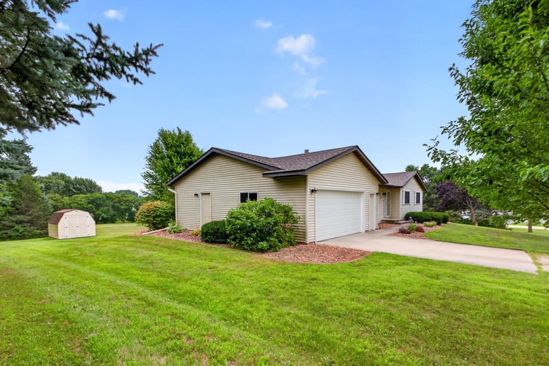 524 10th Ave SE, Byron, MN 55920