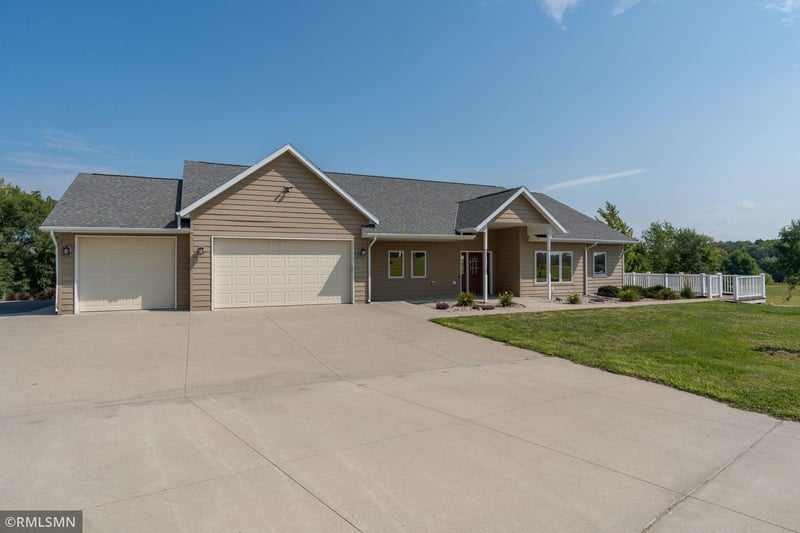 47204 Jason Adam Ct, Elysian, MN 56028