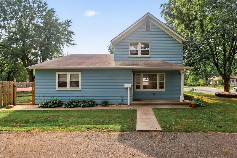 517 8th St W, Hastings, MN 55033